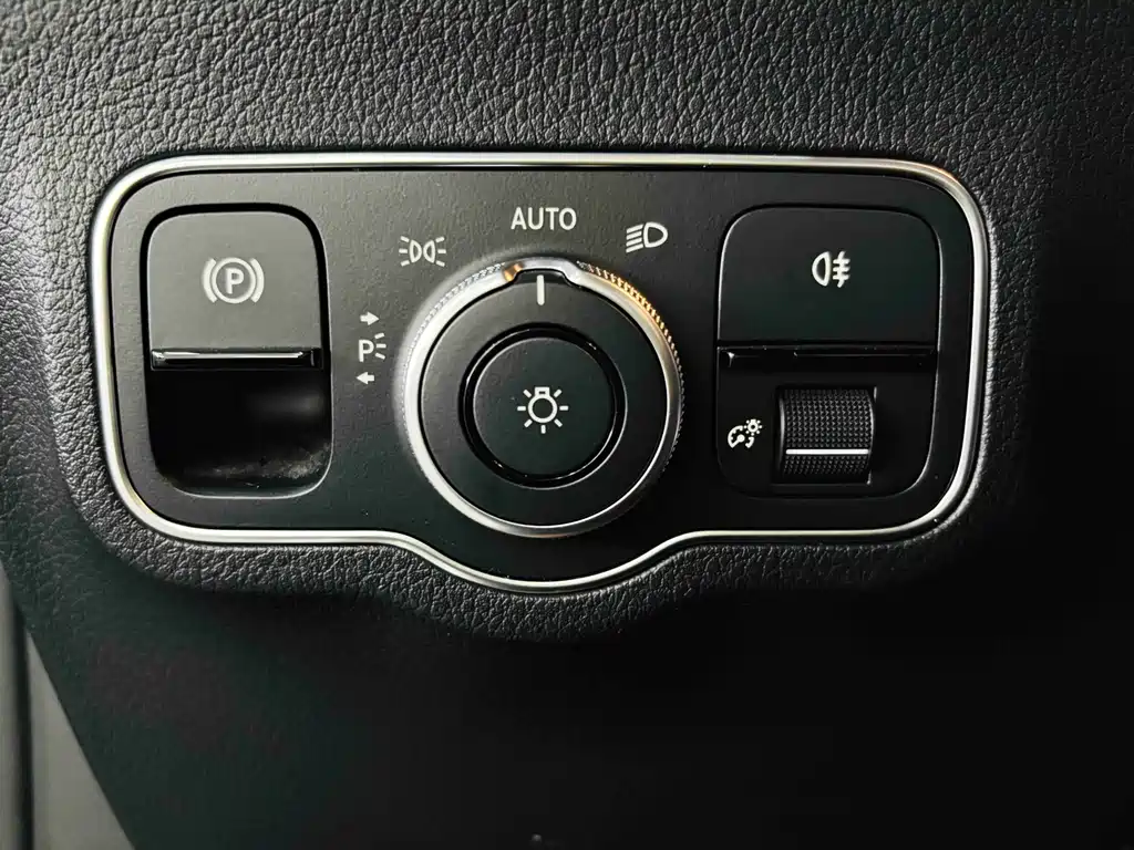 Mercedes-Benz EQB — миниатюра 15
