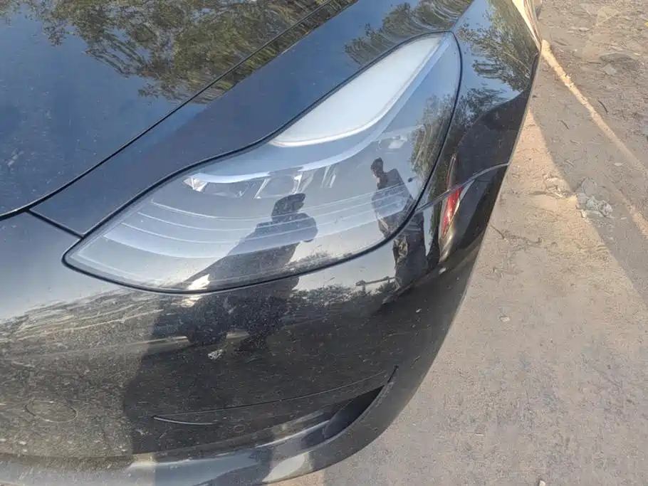 Tesla Model 3 — миниатюра 5