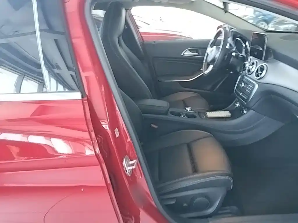 Mercedes-Benz GLA — миниатюра 25