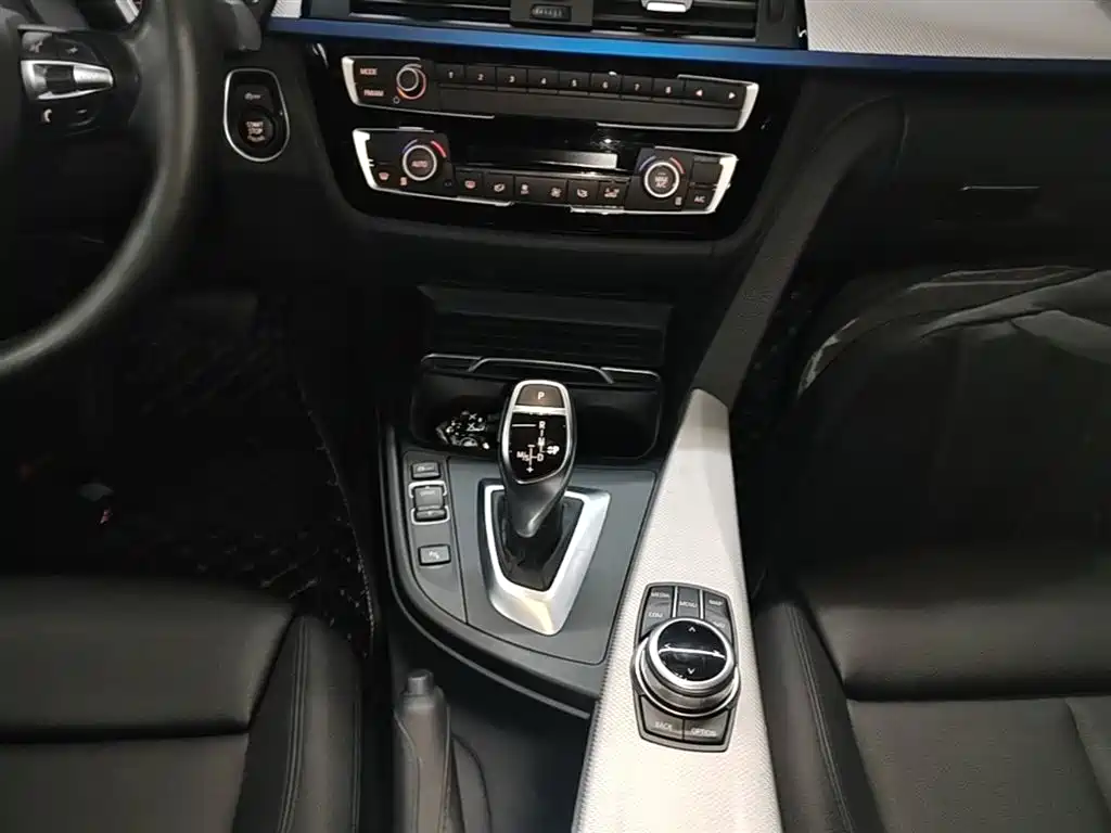 BMW 3 Series GT 3 GT 2018 320i M Sport