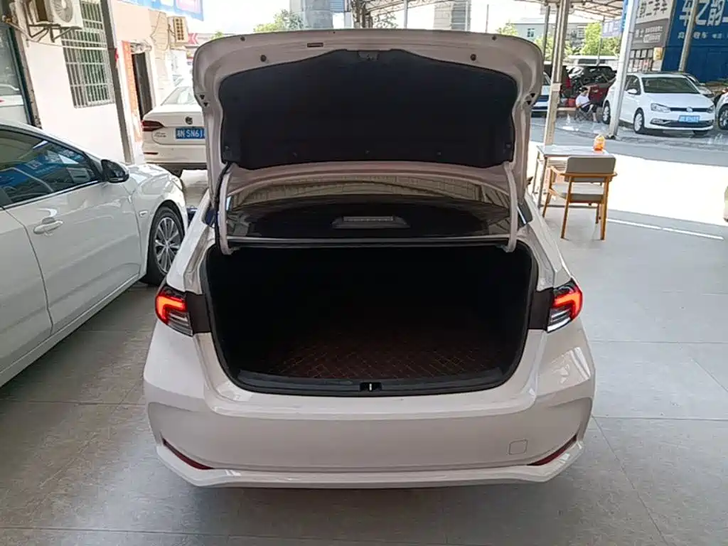 Toyota Corolla — миниатюра 19