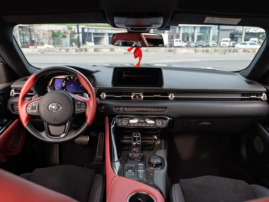 Toyota Supra — миниатюра 6