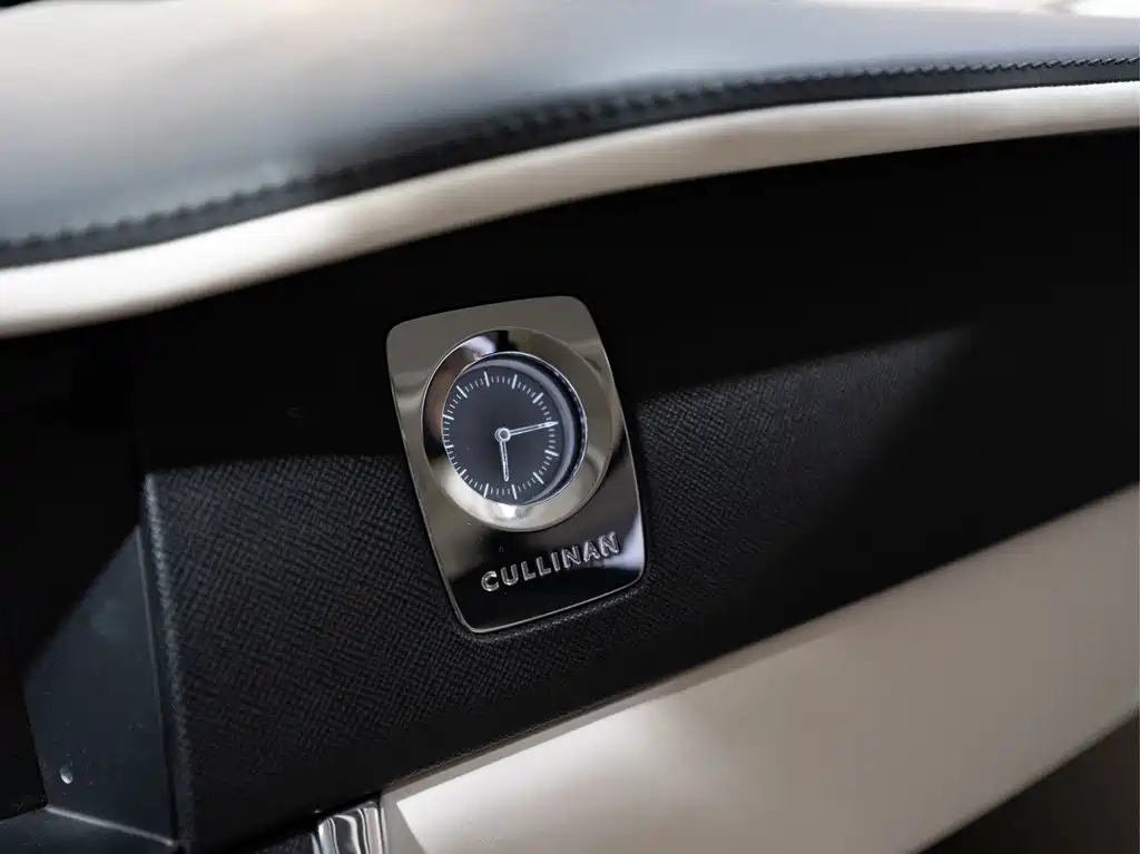 Rolls-Royce Cullinan — миниатюра 11