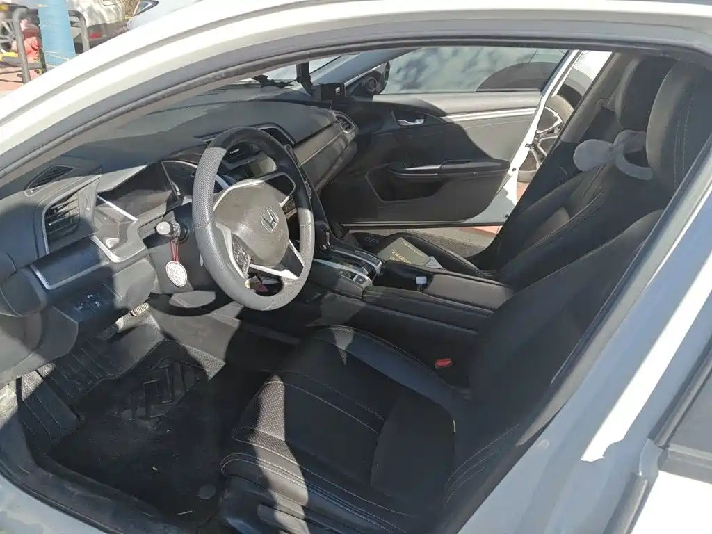 Honda Civic — миниатюра 8