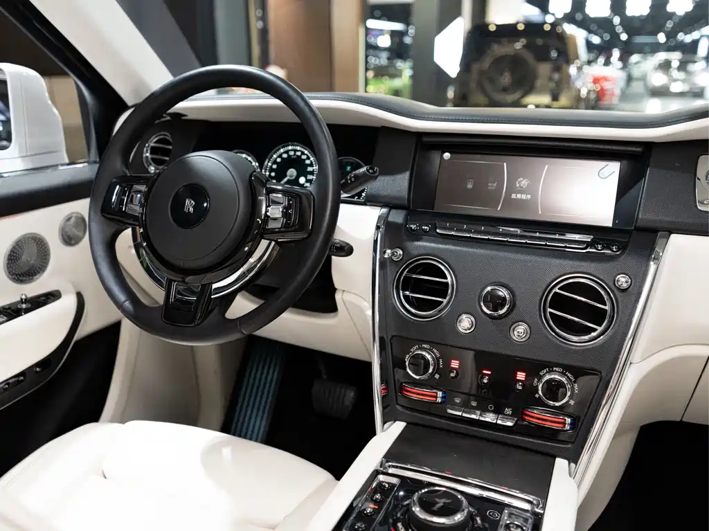 Rolls-Royce Cullinan — миниатюра 14