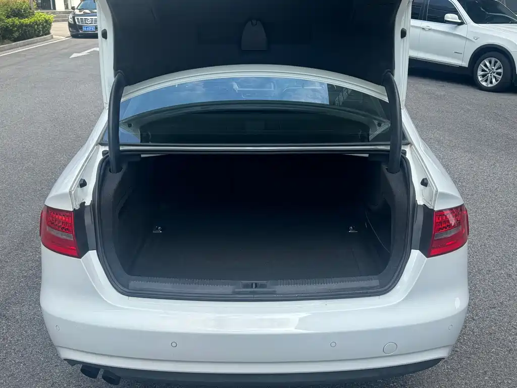Audi A4L — миниатюра 10