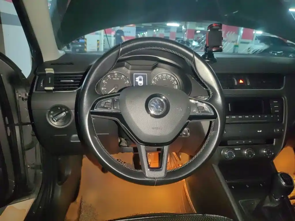 Skoda Octavia — миниатюра 3
