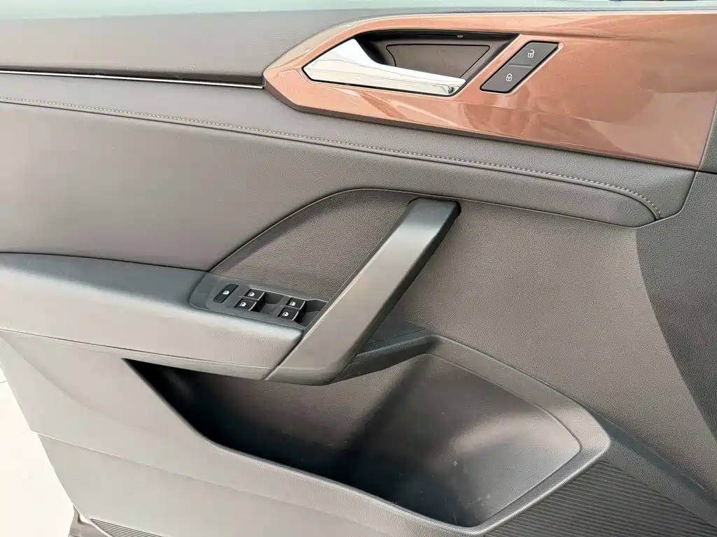 Volkswagen Tharu — миниатюра 16