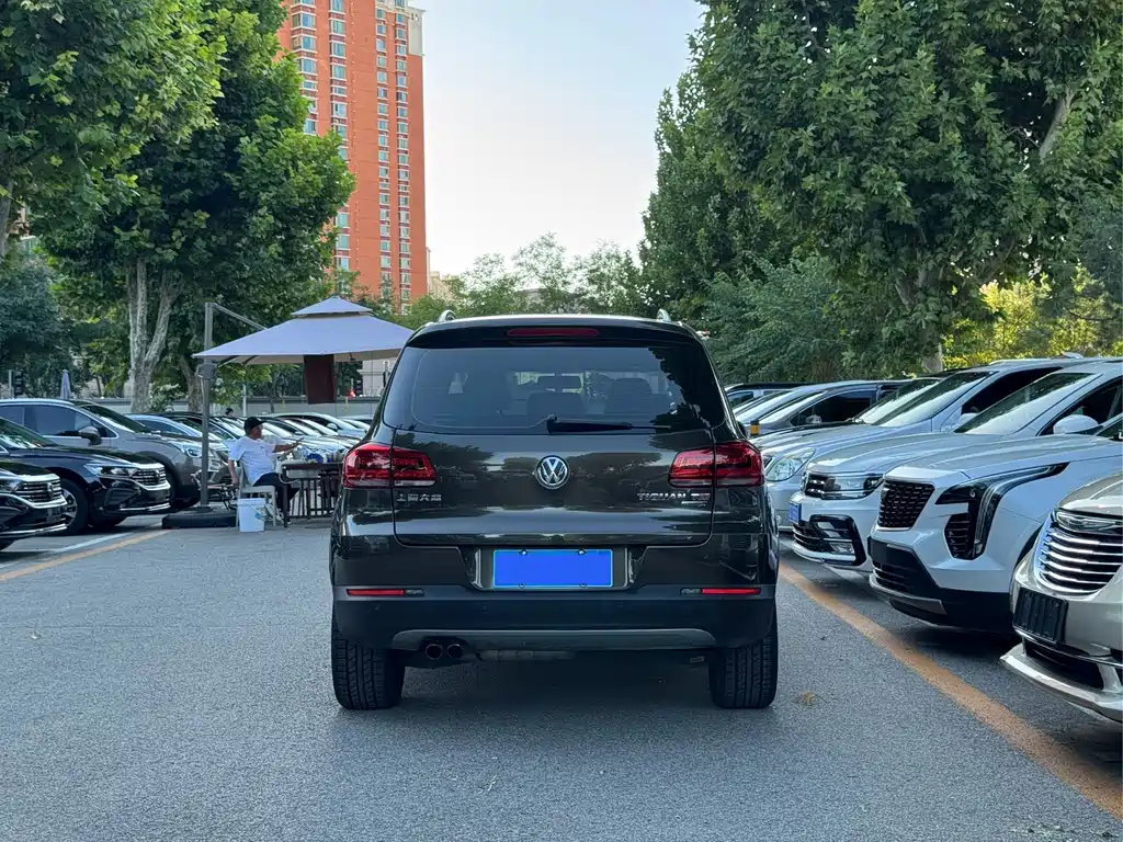 Volkswagen Tiguan — миниатюра 4