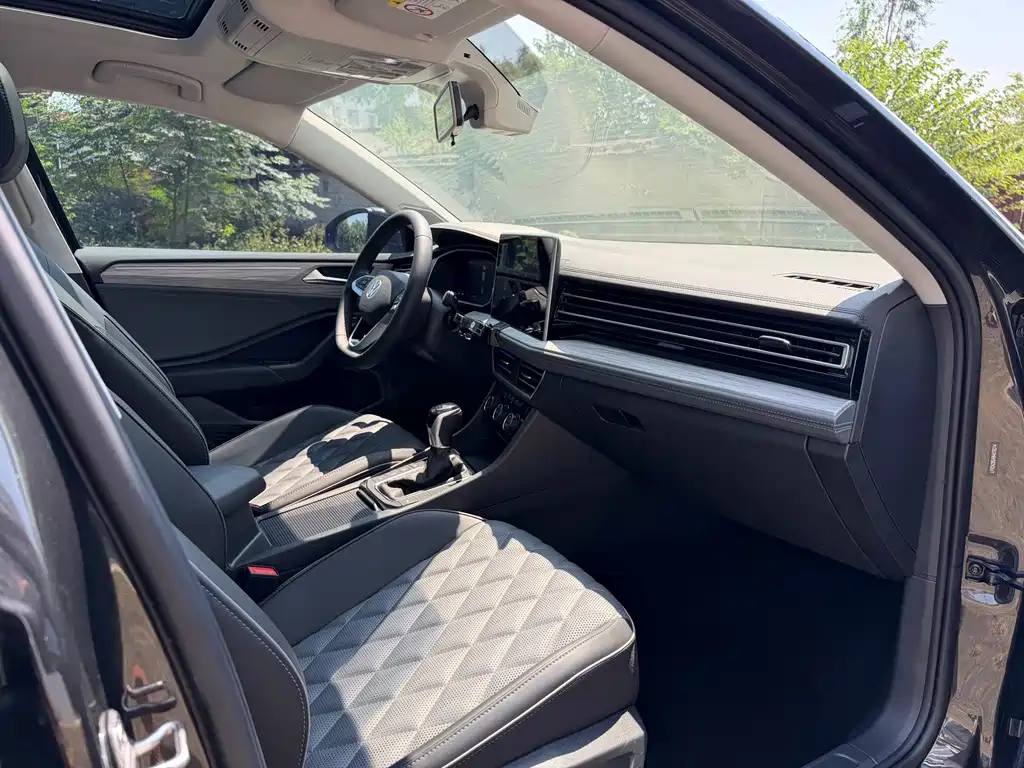 Volkswagen Sagitar — миниатюра 7