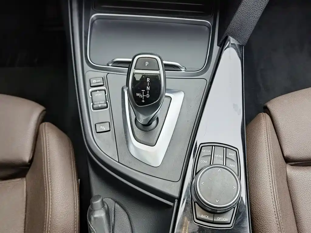 BMW 3 Series — миниатюра 13