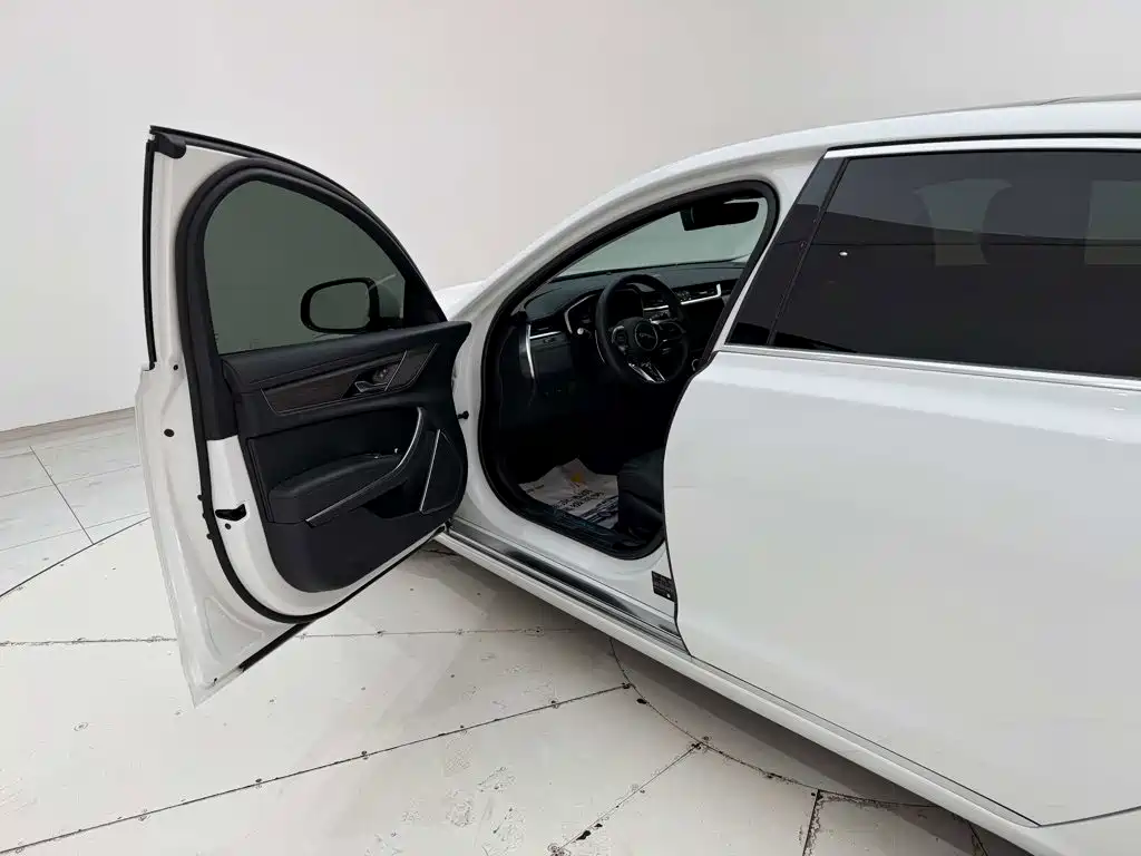 Jaguar XFL — миниатюра 24