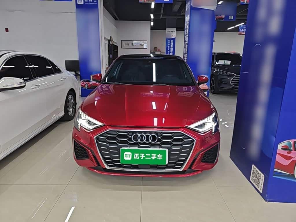 Audi A3 1.4 л 2024 г. красный/фиолетовый, пробег 33600 км