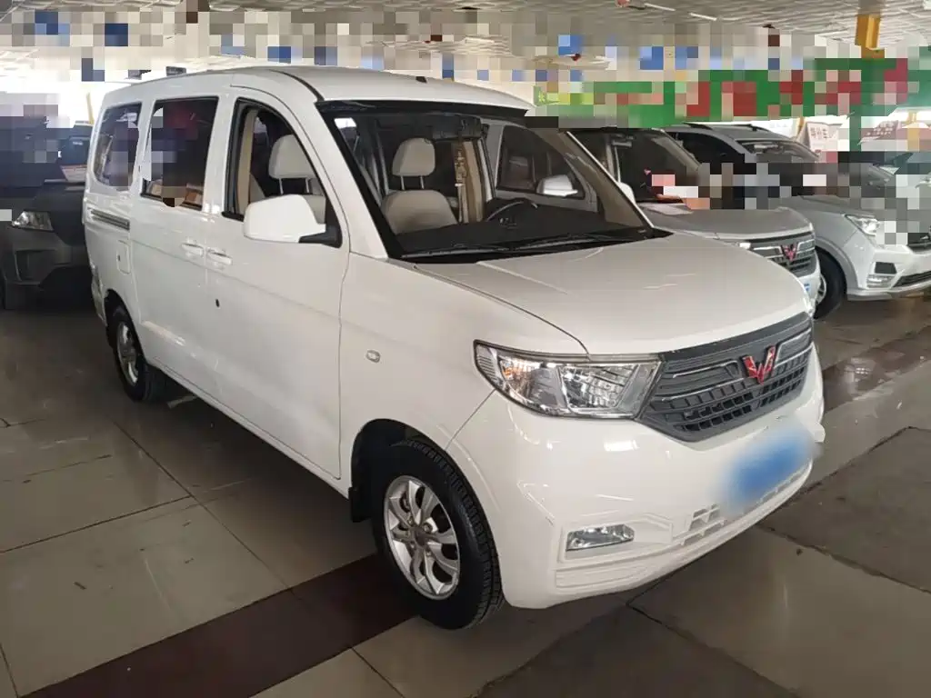 Wuling Hongguang V — миниатюра 4
