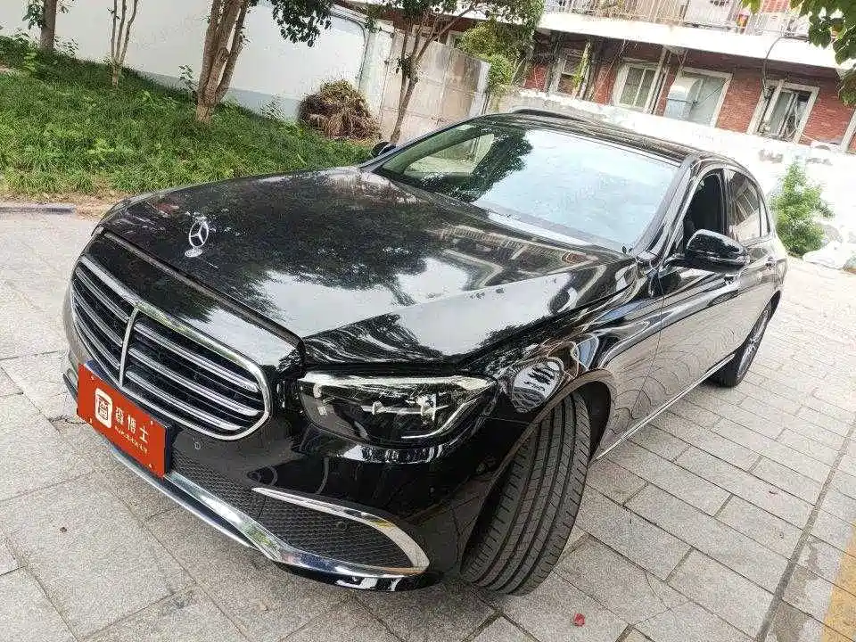 Mercedes-Benz E-Class — миниатюра 6