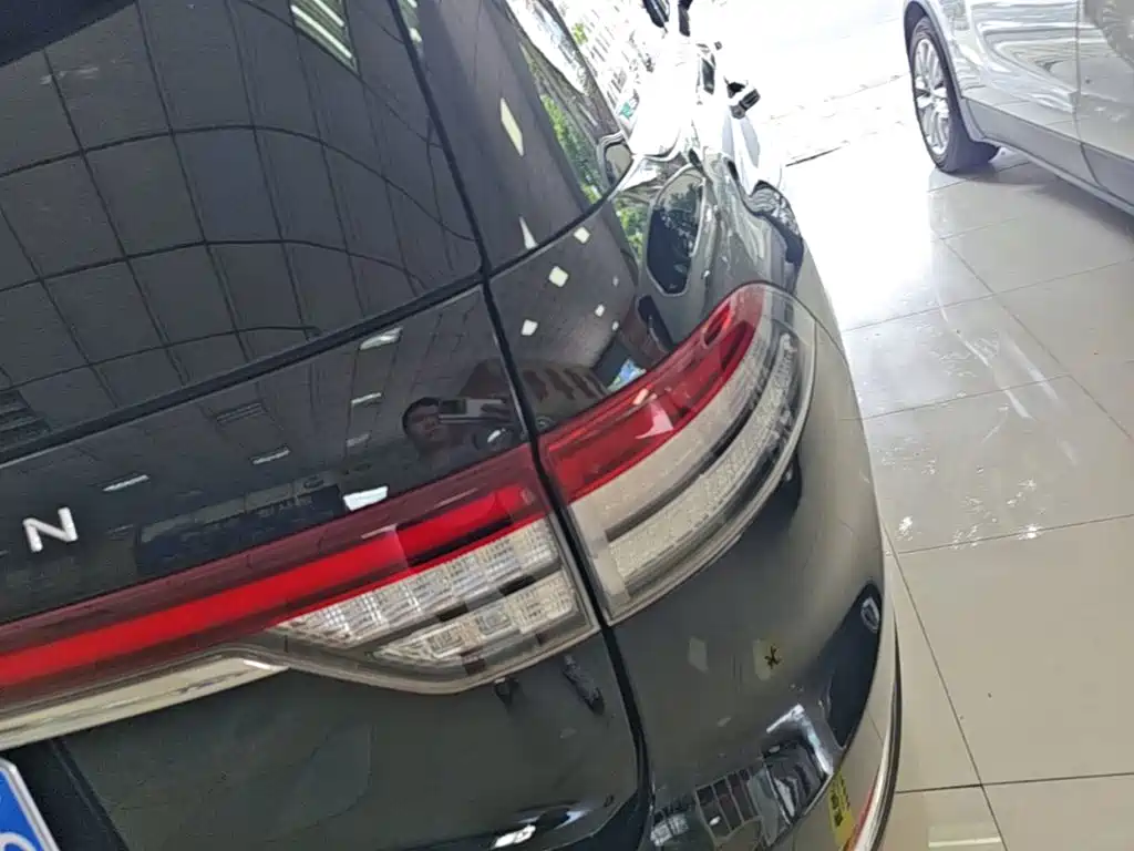 Lincoln Aviator (Import) — миниатюра 8