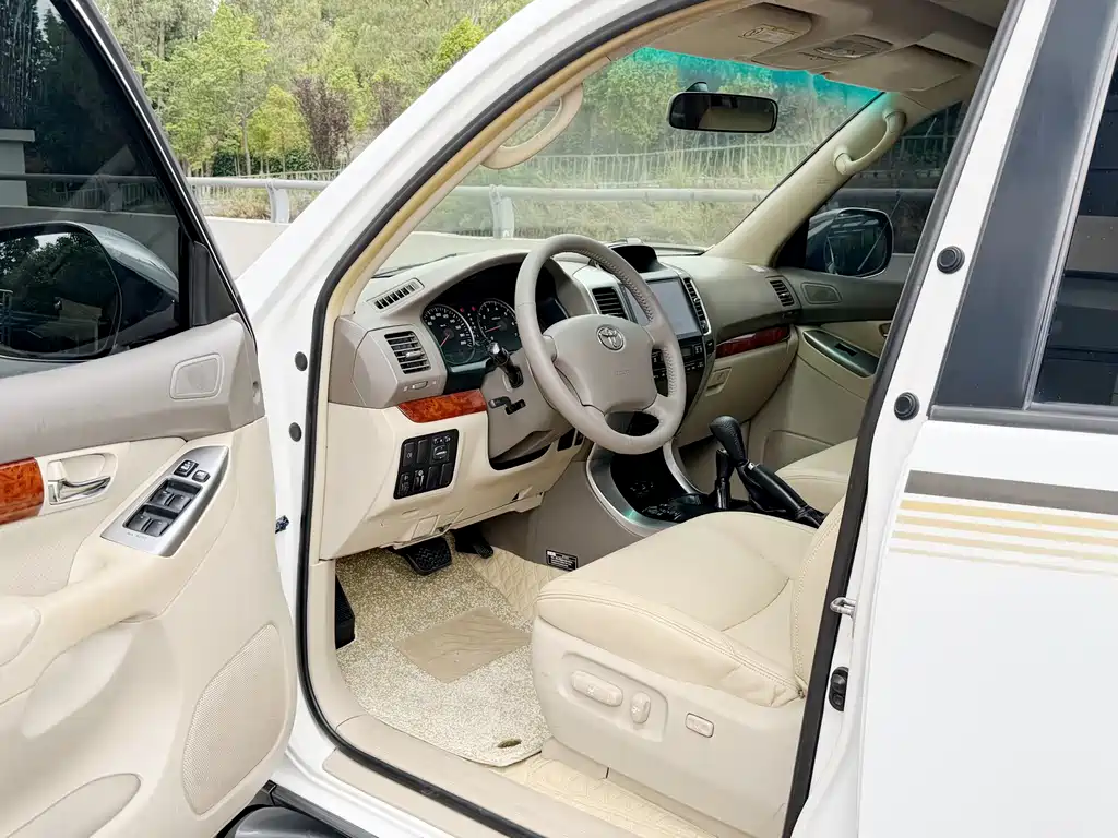 Toyota Land Cruiser Prado 2006 4.0L AT VX