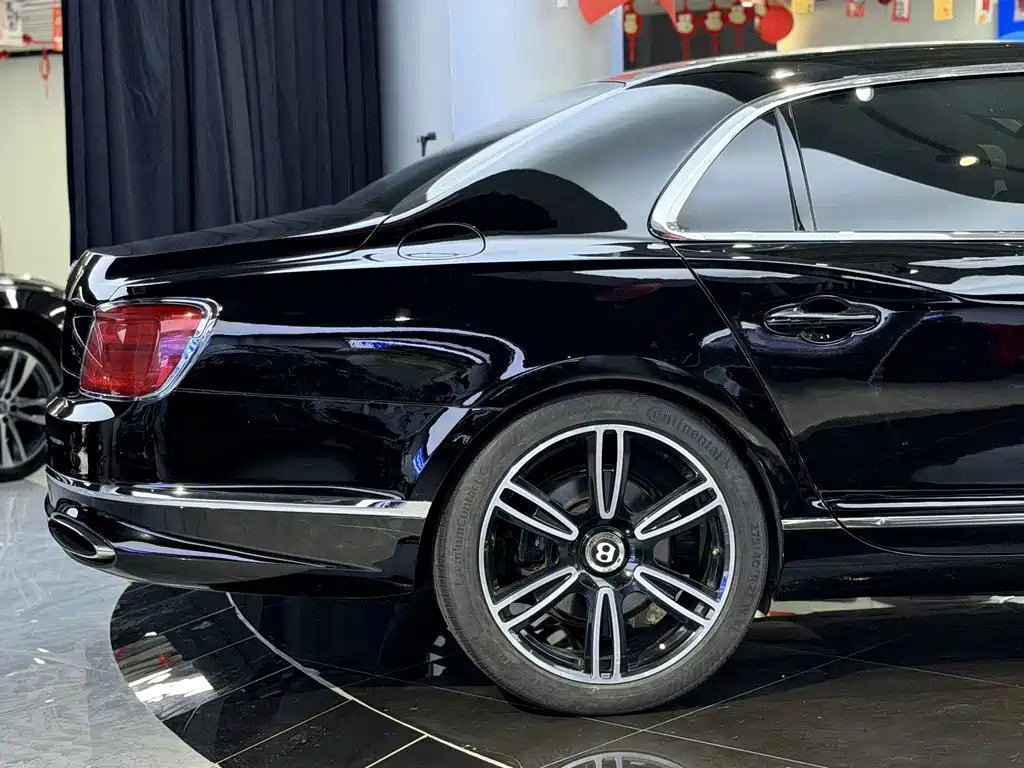 Bentley Flying Spur — миниатюра 8
