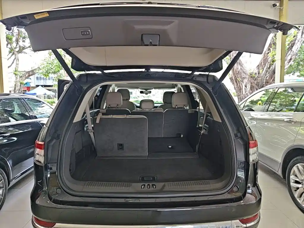 Lincoln Aviator (Import) — миниатюра 19