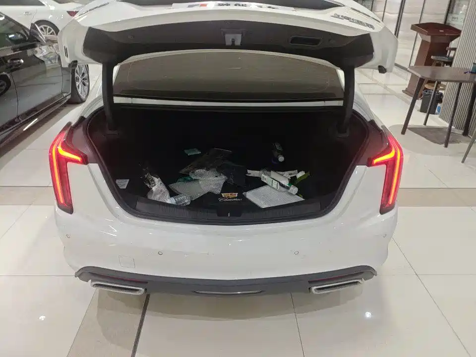 Cadillac CT5 — миниатюра 7