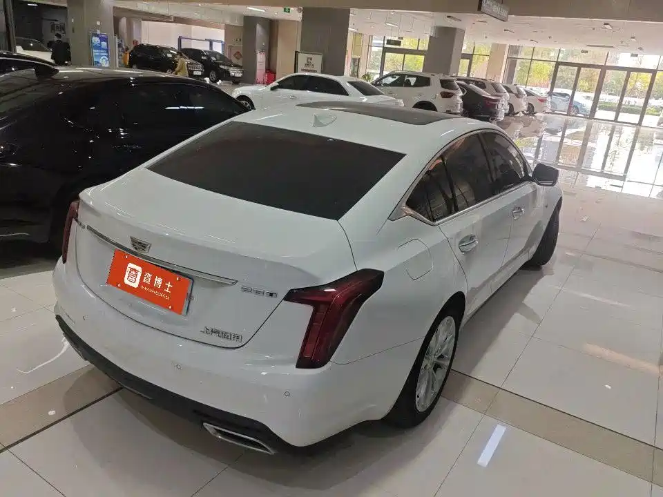 Cadillac CT5 — миниатюра 2