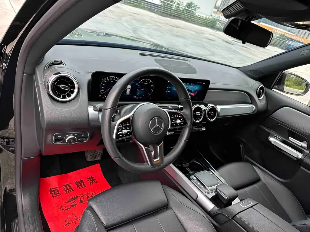 Mercedes-Benz GLB — миниатюра 12