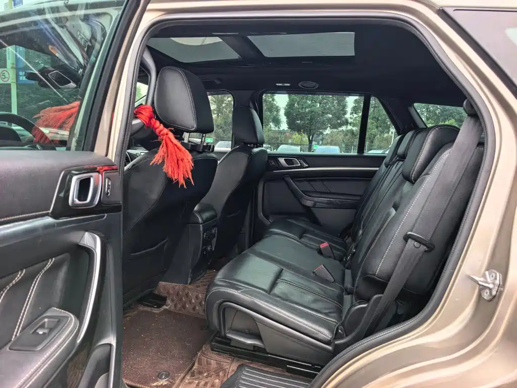 Ford Everest — миниатюра 11