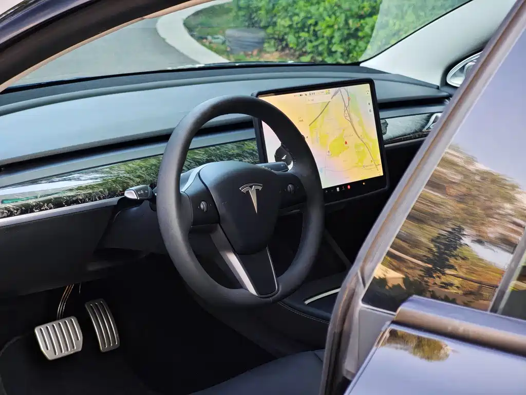 Tesla Model 3 — миниатюра 11
