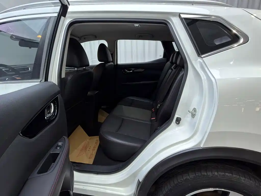 Nissan Qashqai — миниатюра 12