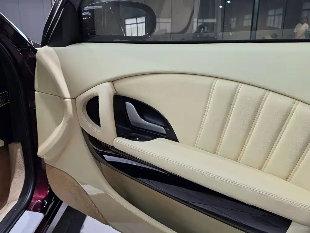 Maserati Quattroporte — миниатюра 12