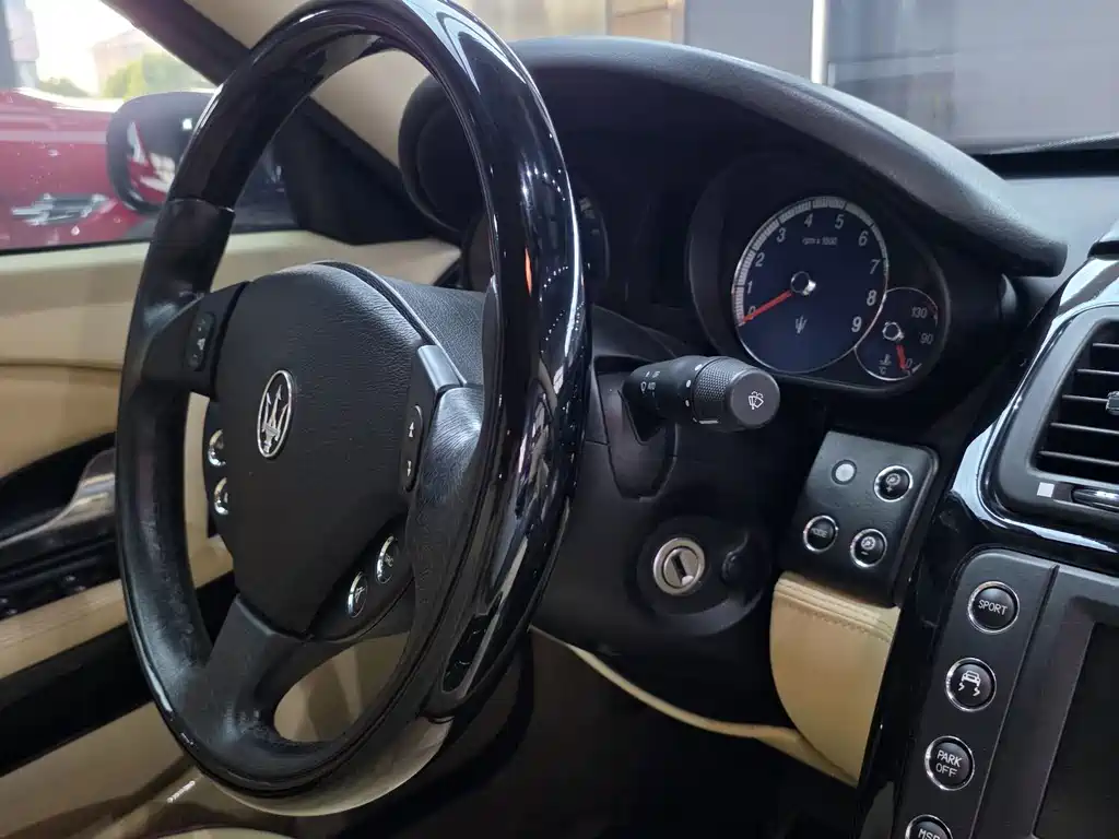 Maserati Quattroporte — миниатюра 10