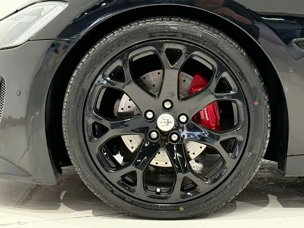 Maserati GranTurismo — миниатюра 11