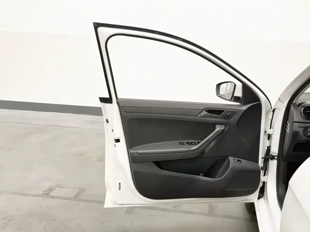 Volkswagen Jetta — миниатюра 8