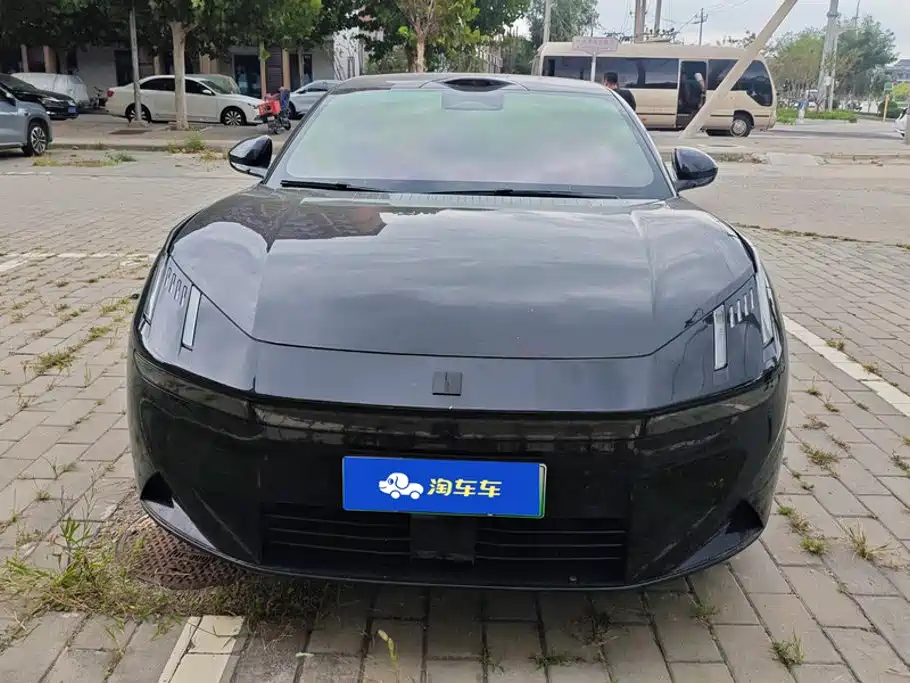 Lynk & Co 10 — миниатюра 2