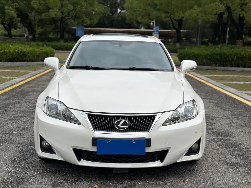 Lexus IS — миниатюра 2