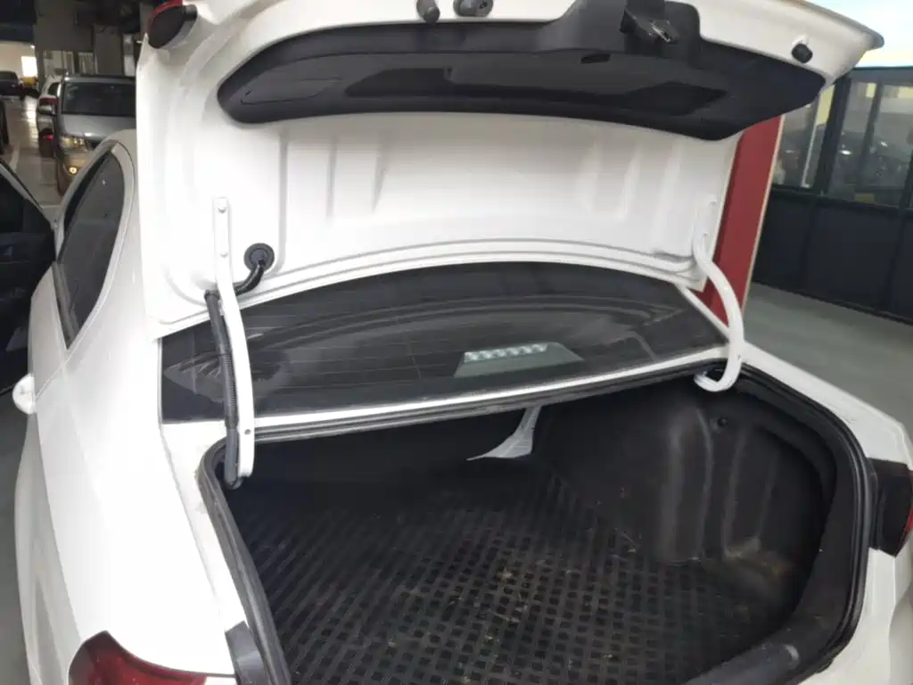 Volkswagen Lavida — миниатюра 19