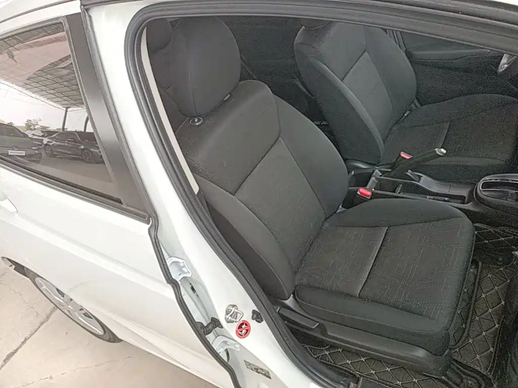 Honda Fit — миниатюра 25