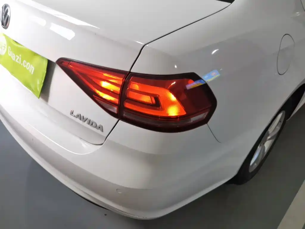 Volkswagen Lavida — миниатюра 8