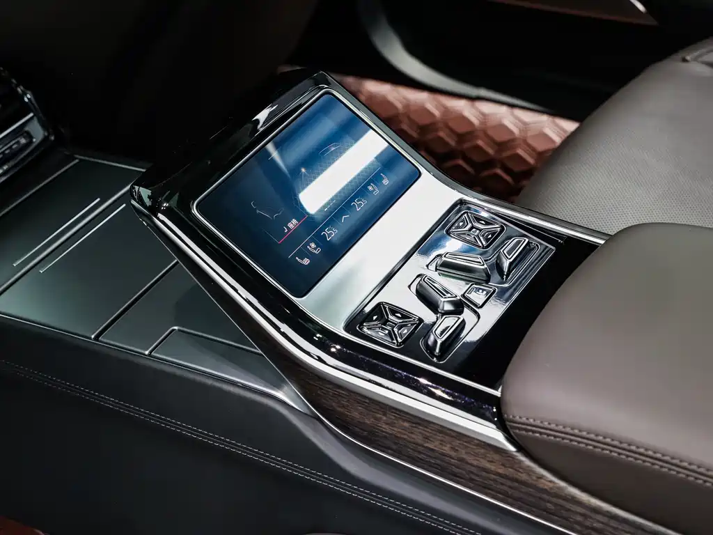 Audi A8 — миниатюра 20