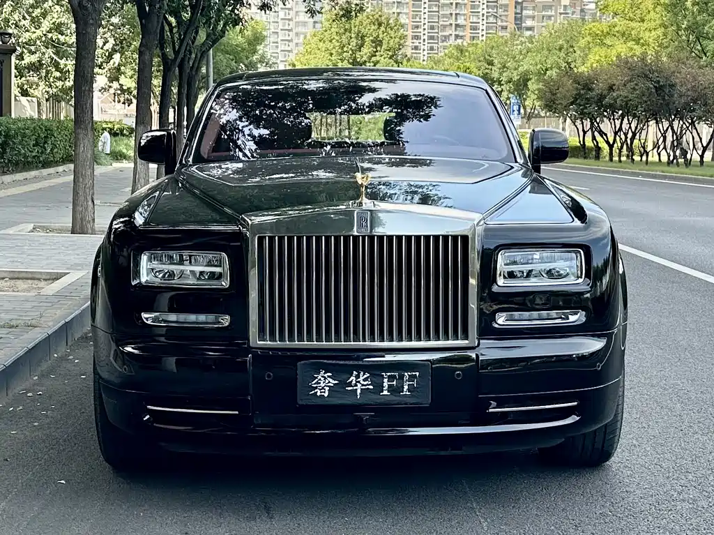 Rolls-Royce Phantom — миниатюра 2