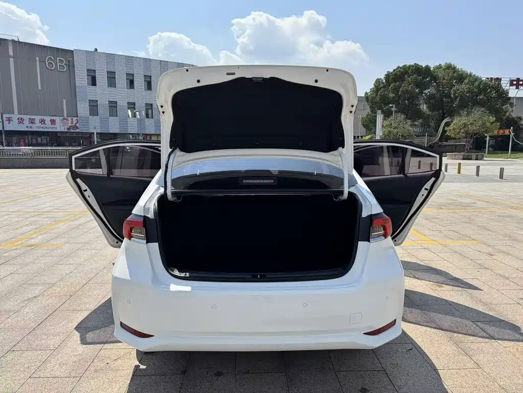 Toyota Corolla — миниатюра 18