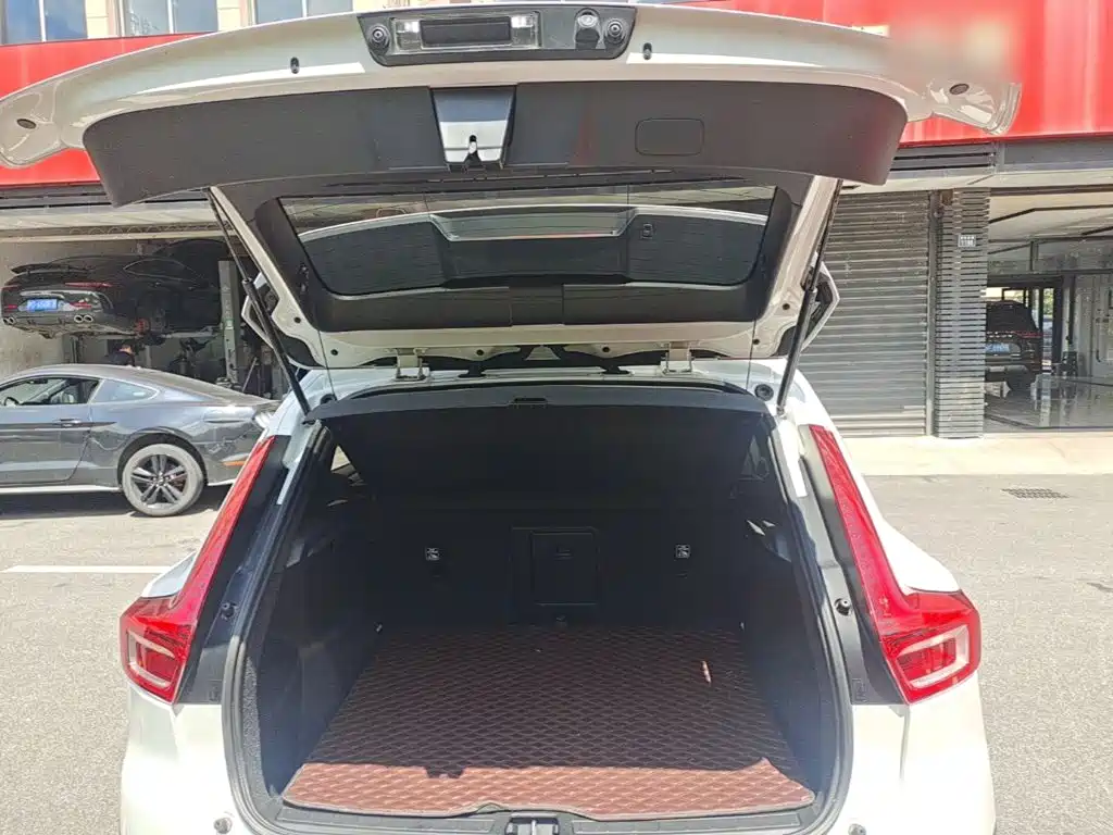 Volvo XC40 — миниатюра 19