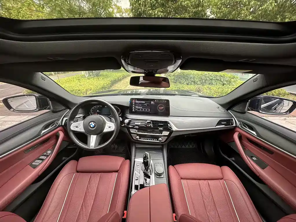 BMW 5 Series — миниатюра 14