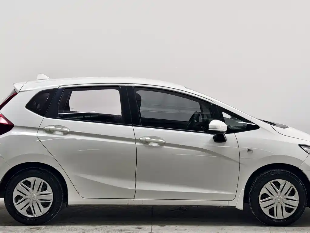 Honda Fit — миниатюра 8