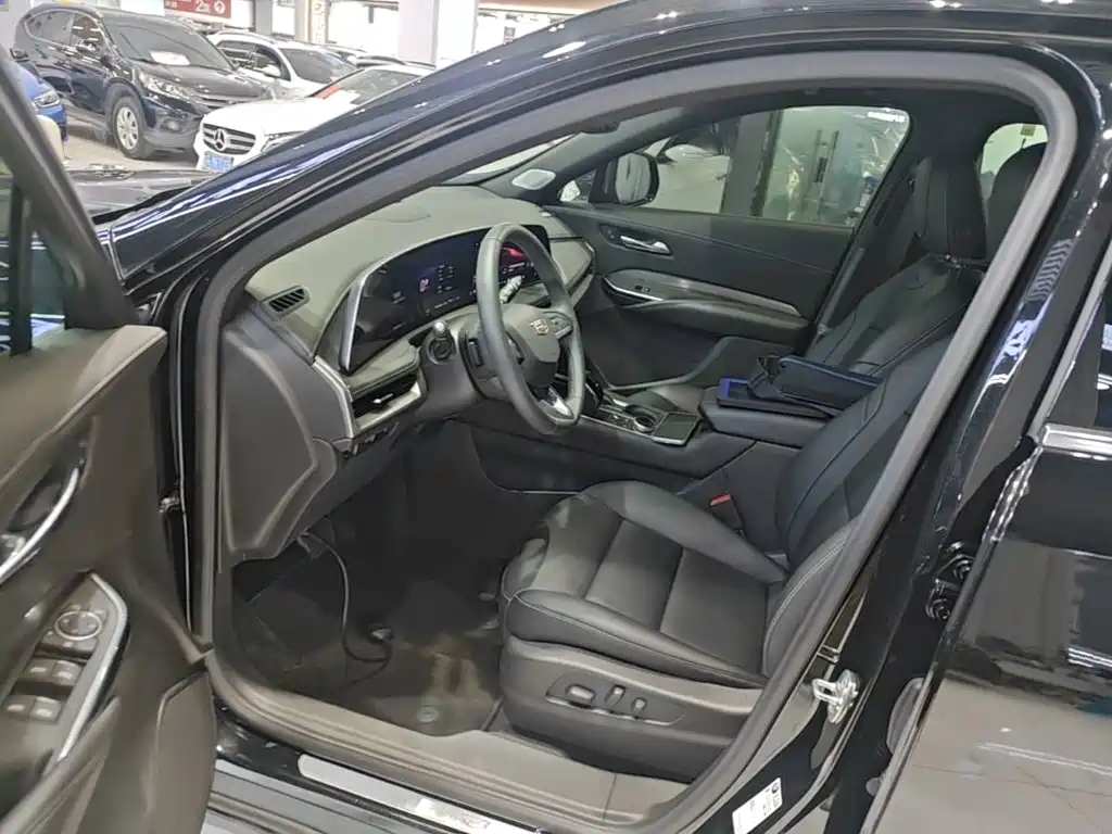 Cadillac XT4 — миниатюра 15