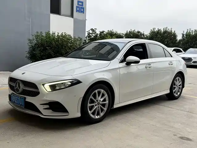 MERCEDES-BENZ  A CLASS 2019