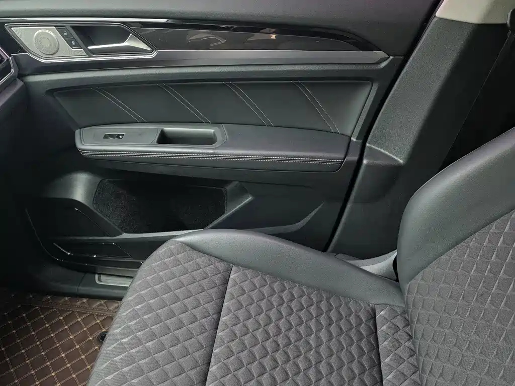 Volkswagen Teramont — миниатюра 10