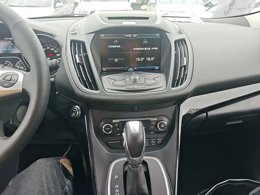 Ford Kuga — миниатюра 13