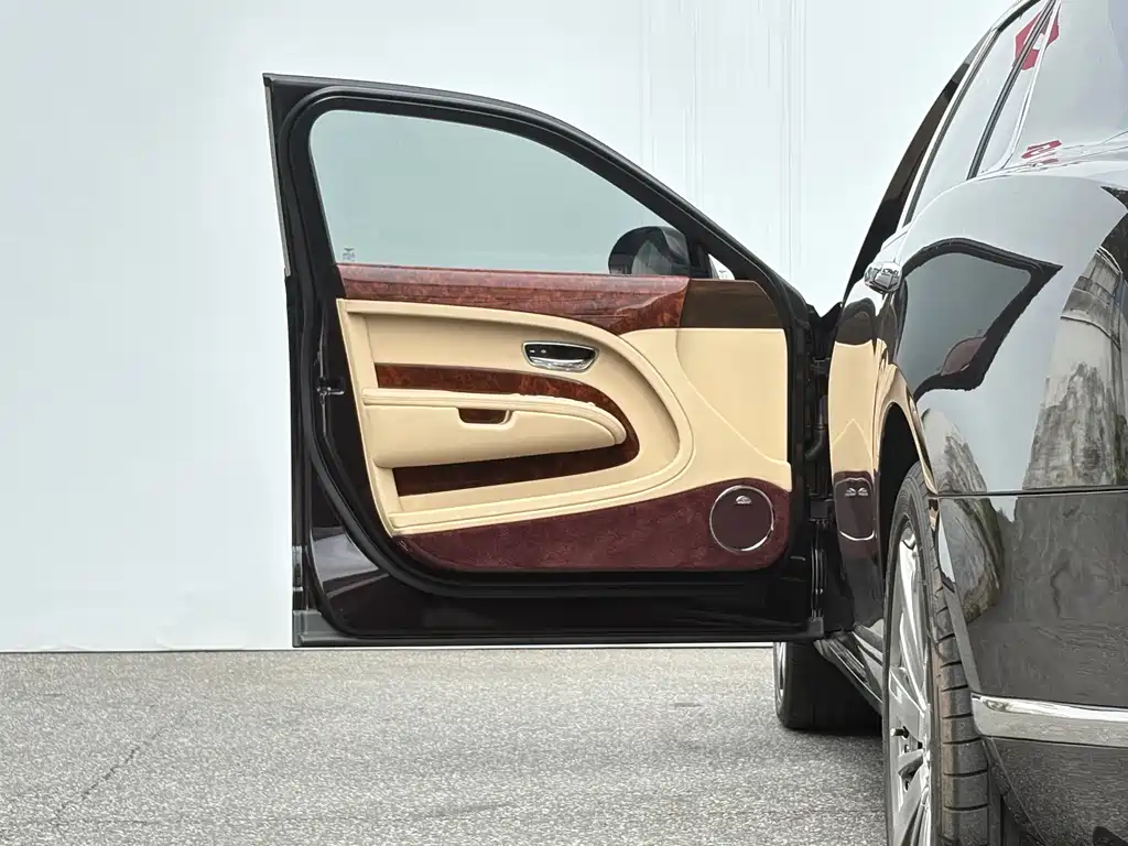 Bentley Mulsanne — миниатюра 20