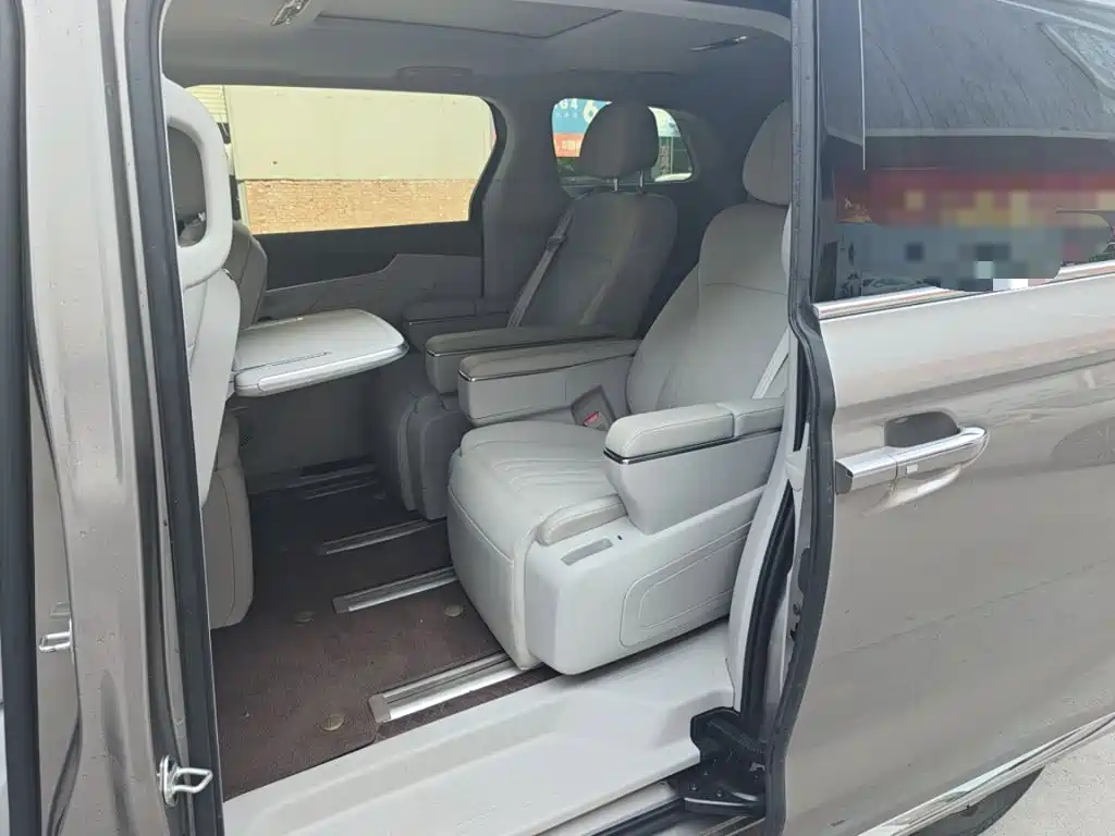 Roewe iMAX8 New Energy — миниатюра 10